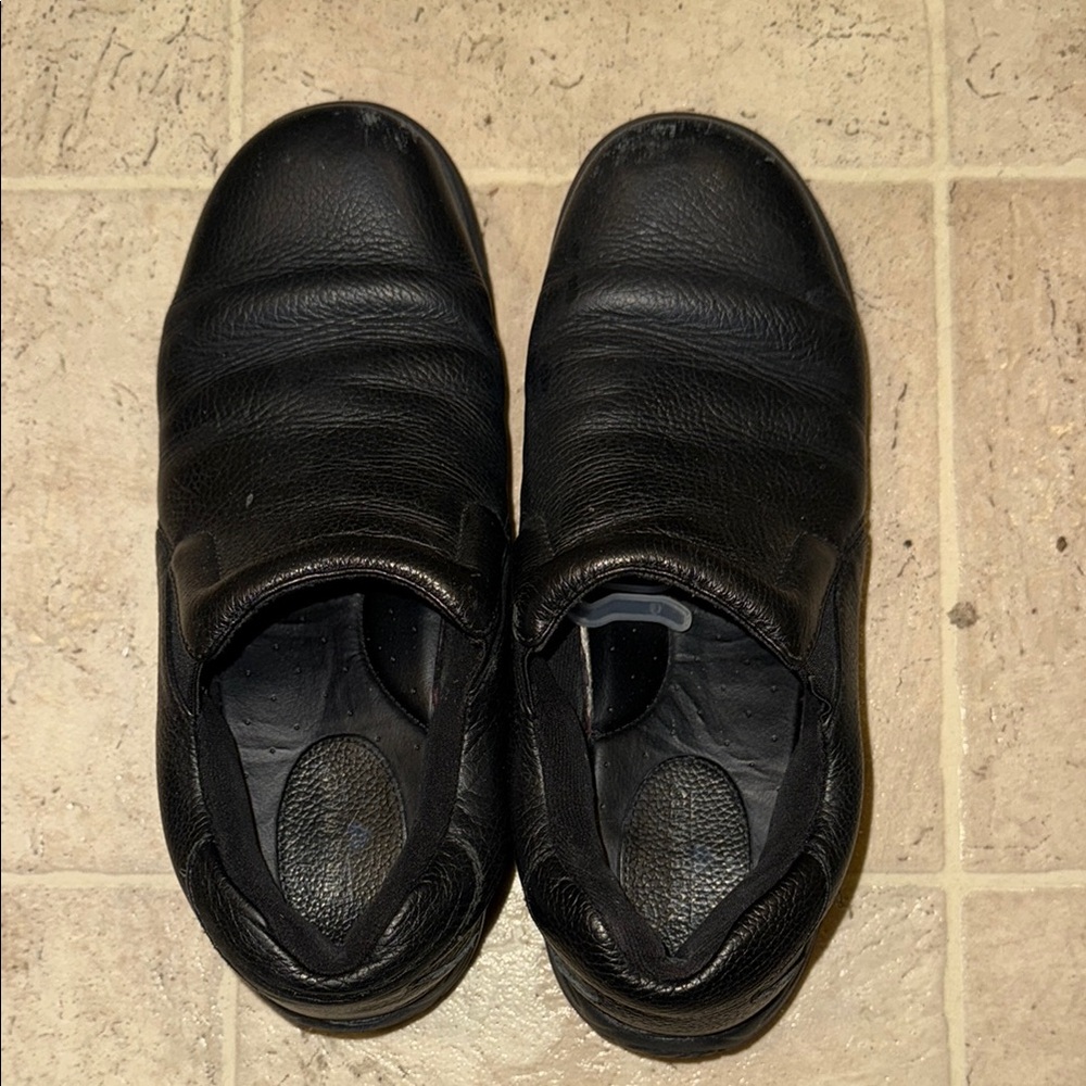 Nurse Mates Black Leather Men's Loafers
